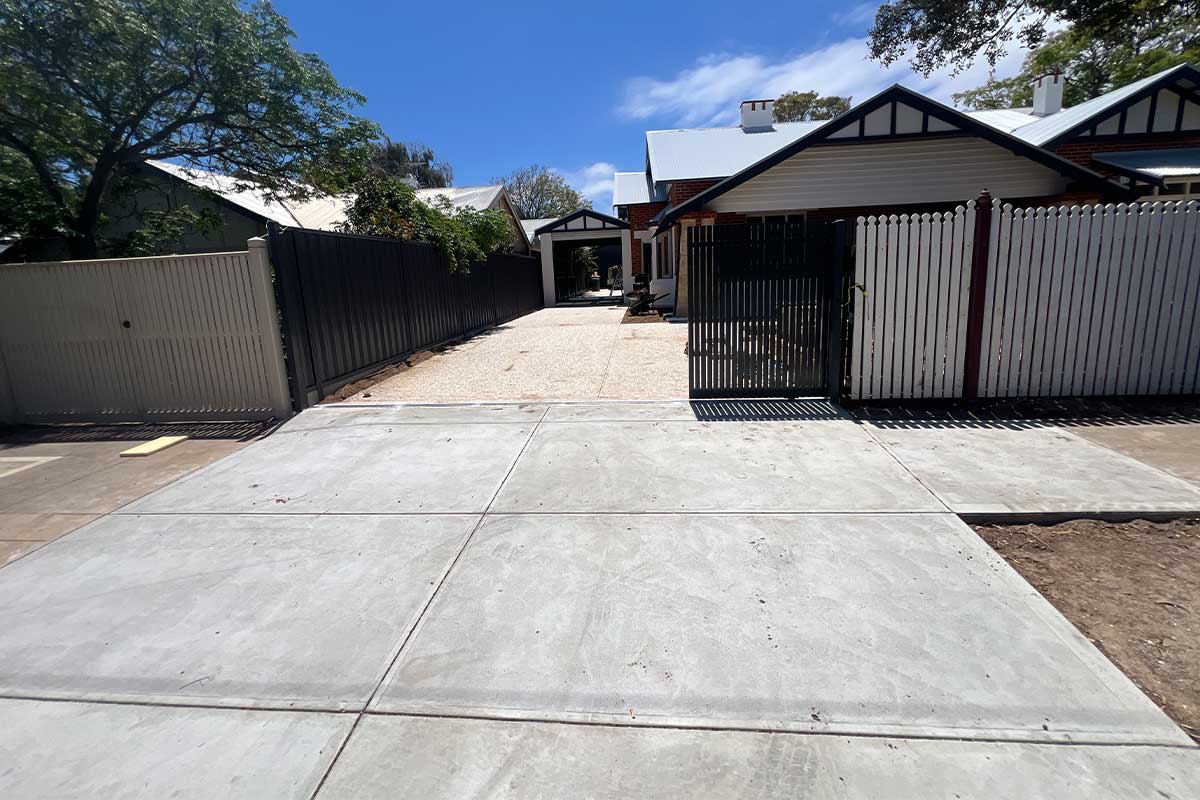 how much is it to concrete a driveway